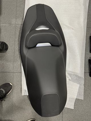 Asiento xmax 300 2025