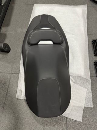 Asiento xmax 300 2025