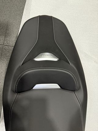 Asiento xmax 300 2025