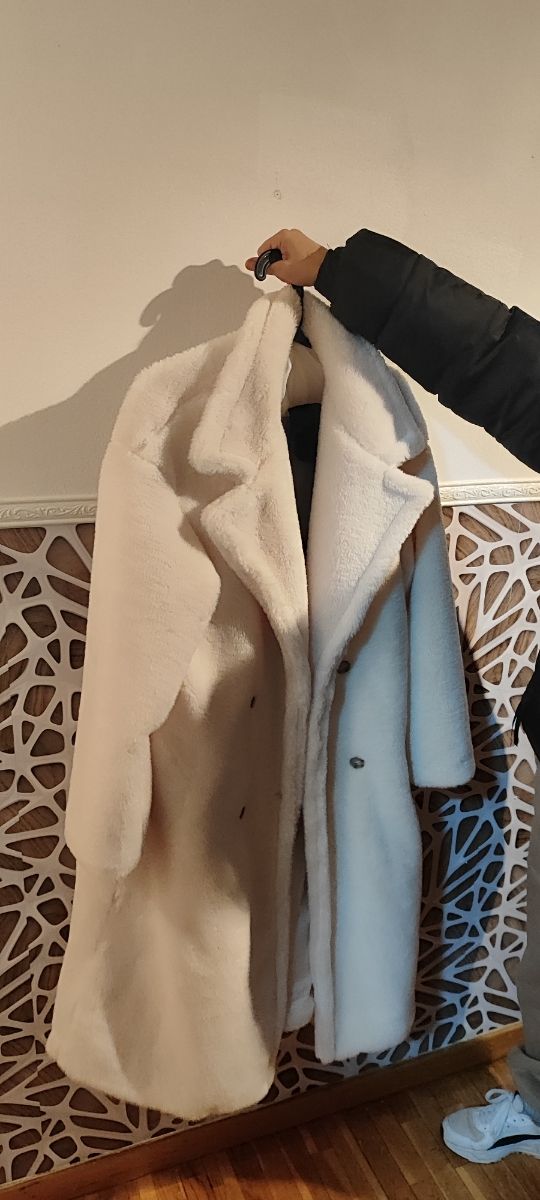 Abrigo blanco de mujer