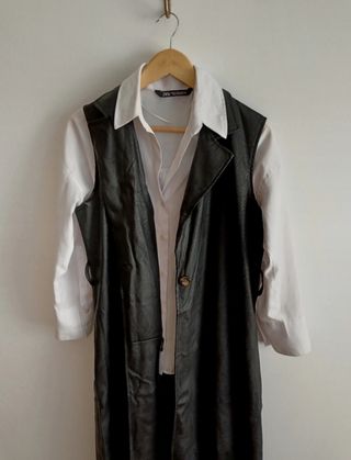 Chaleco de cuero negro