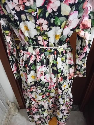 Vestito elasticizzato fiori