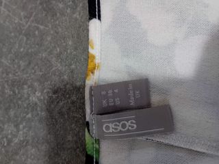 Vestito elasticizzato fiori