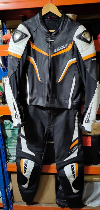 Mono cuero Moto Büse. Unisex. Talla 52