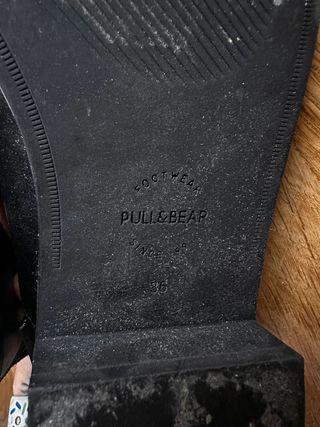 Botines negros abertura de Pull and Bear