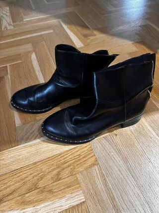 Botines tachuelas Pull and Bear