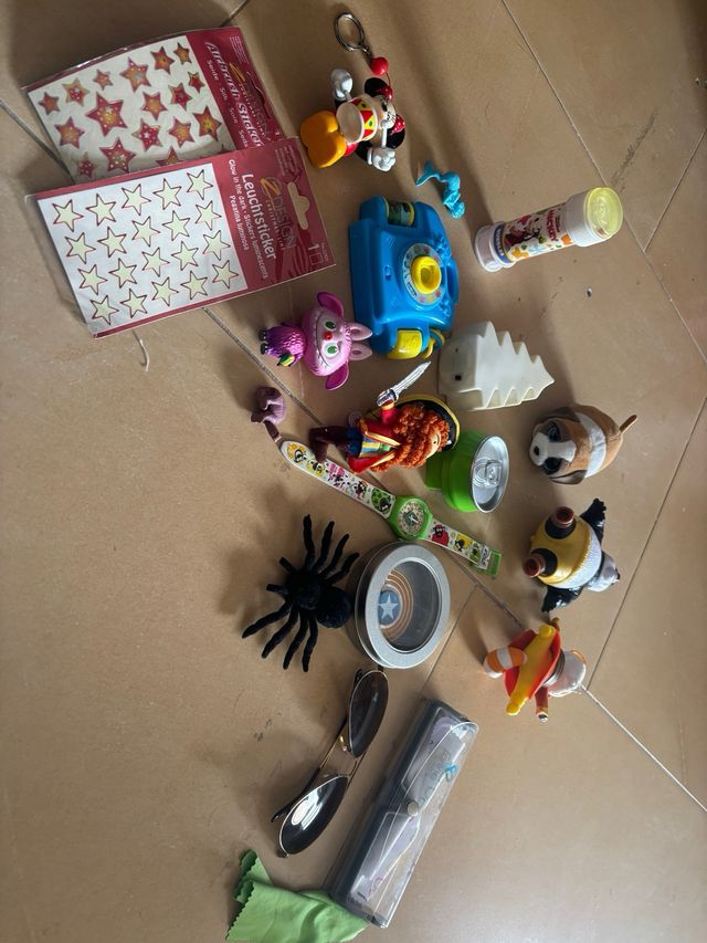 Varios juguetes . Mirar todas las fotos