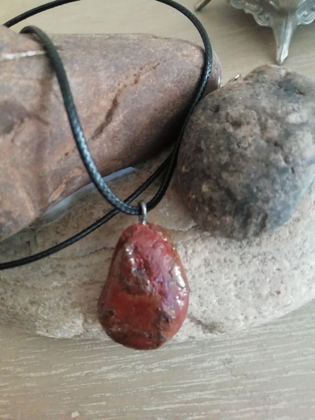 Collana con ciondolo diaspro