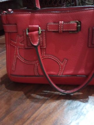 Bolso de mano rojo de Purificación García piel