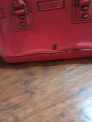 Bolso de mano rojo de Purificación García piel