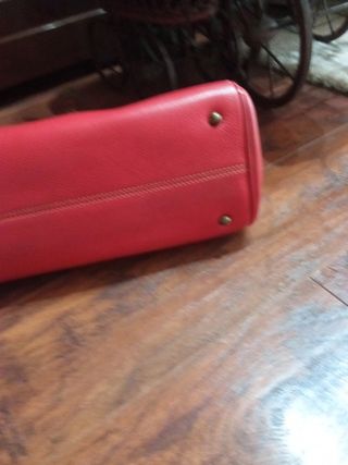 Bolso de mano rojo de Purificación García piel