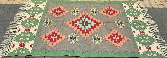 Kilim vintage in lana intrecciata a mano