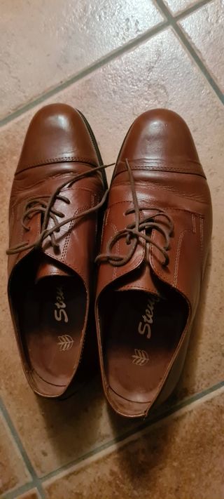 Scarpe con lacci in vera pelle marrone 