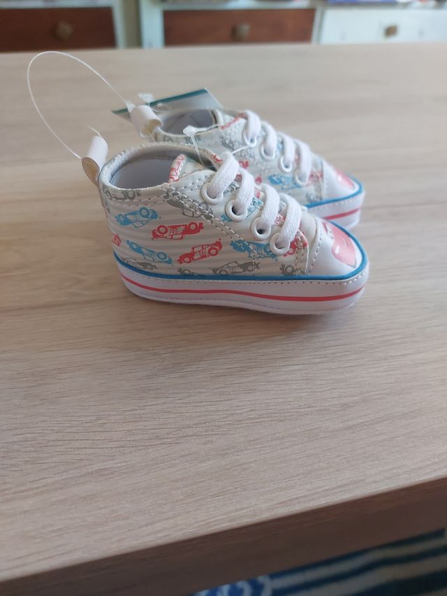 Zapatillas recién nacido