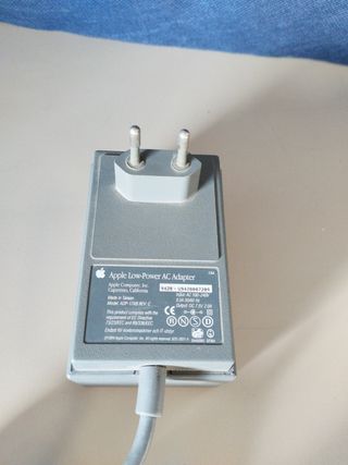 ADAPTADOR DE CORRIENTE APPLE