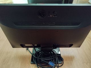 Monitor LG Flatron E2241 de 21'5"