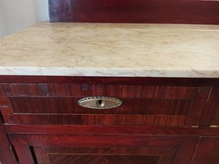 Mueble con marmol Precio negociable