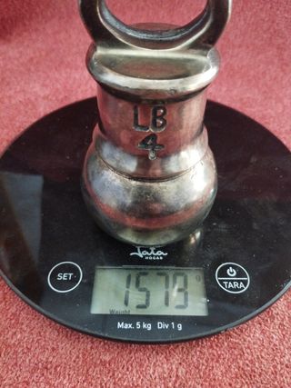 Dos ponderales de campana