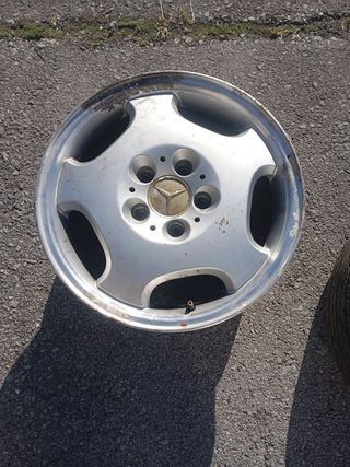 3 Llantas 16" mercedes 300