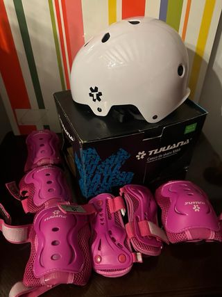 Casco Tijuana y set proteccion patinar rosa