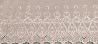 2 Cortinas de encaje bordadas en blanco