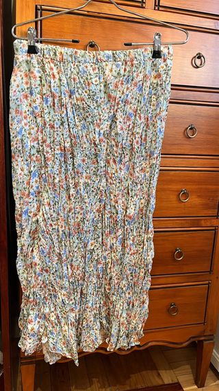Falda flores Zara . Talla L