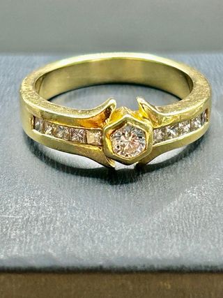 P5181JG ANILLO ORO Y DIAMANTES