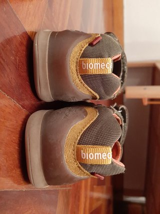 Zapatos biomecanics talla 22
