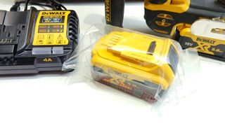 Martillo Electroneumático DEWALT DCH172P