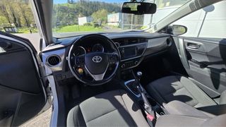 Toyota Auris 2015