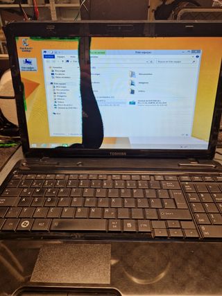 Portátil TOSHIBA AMD A8