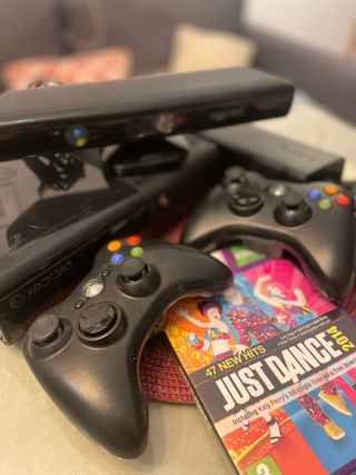 Xbox 360 E con Kinect y Just Dance