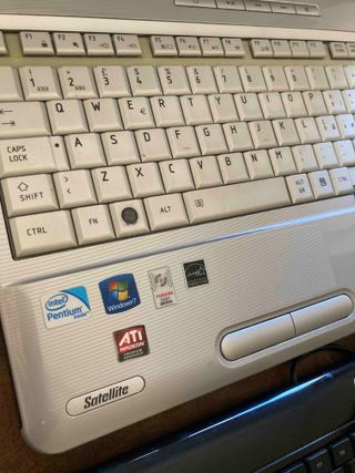 Vendo portátil Toshiba L500