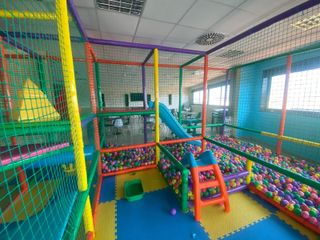 R-7937671 Traspaso Cafeteria Ludoteca en Celrá