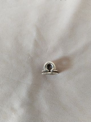 Charm Pandora horóscopo libra