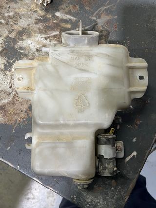 Bote lavaparabrisas Mitsubishi Galloper 