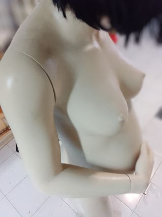 Maniquí embarazada