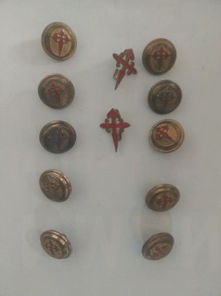 BOTONES MILITARES ANTIGUOS.