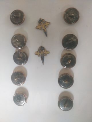 BOTONES MILITARES ANTIGUOS.
