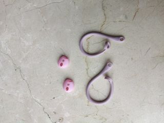 Auriculares inalámbricos negro y rosa