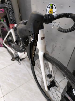 OCASIÓN EBIKE BICI ELECTRICA CARRETERA BH IRS1 1.5