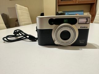 Cámara de fotos Konica Analogica