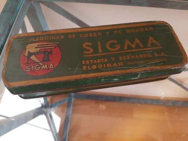 Caja de hojadelata Sigma
