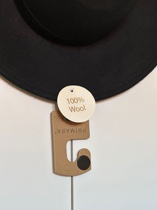 Sombrero negro de lana de Primark 