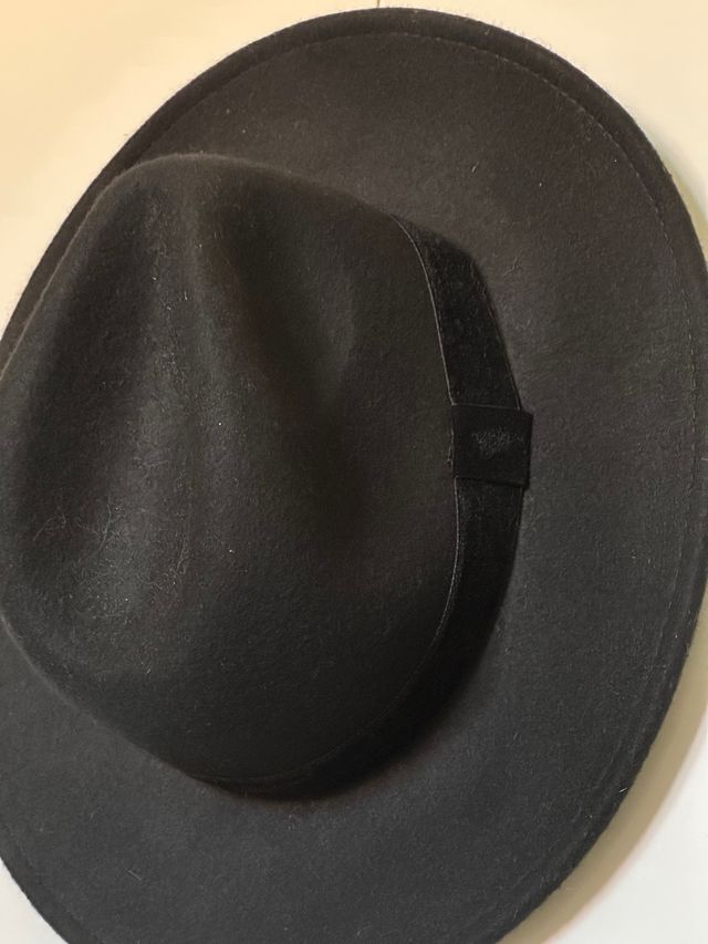 Sombrero negro de lana de Primark 