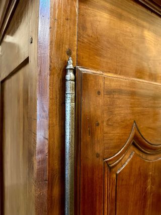 Armario provenzal siglo XVIII cerezo