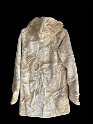 Abrigo larguito pelo peluche