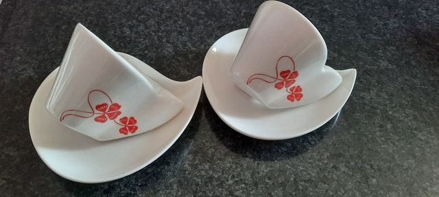 2 tazzine in porcellana