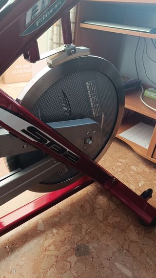 Bicicleta indoor BH Fitness