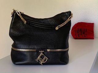 Cartera Carolina Herrera de cuero